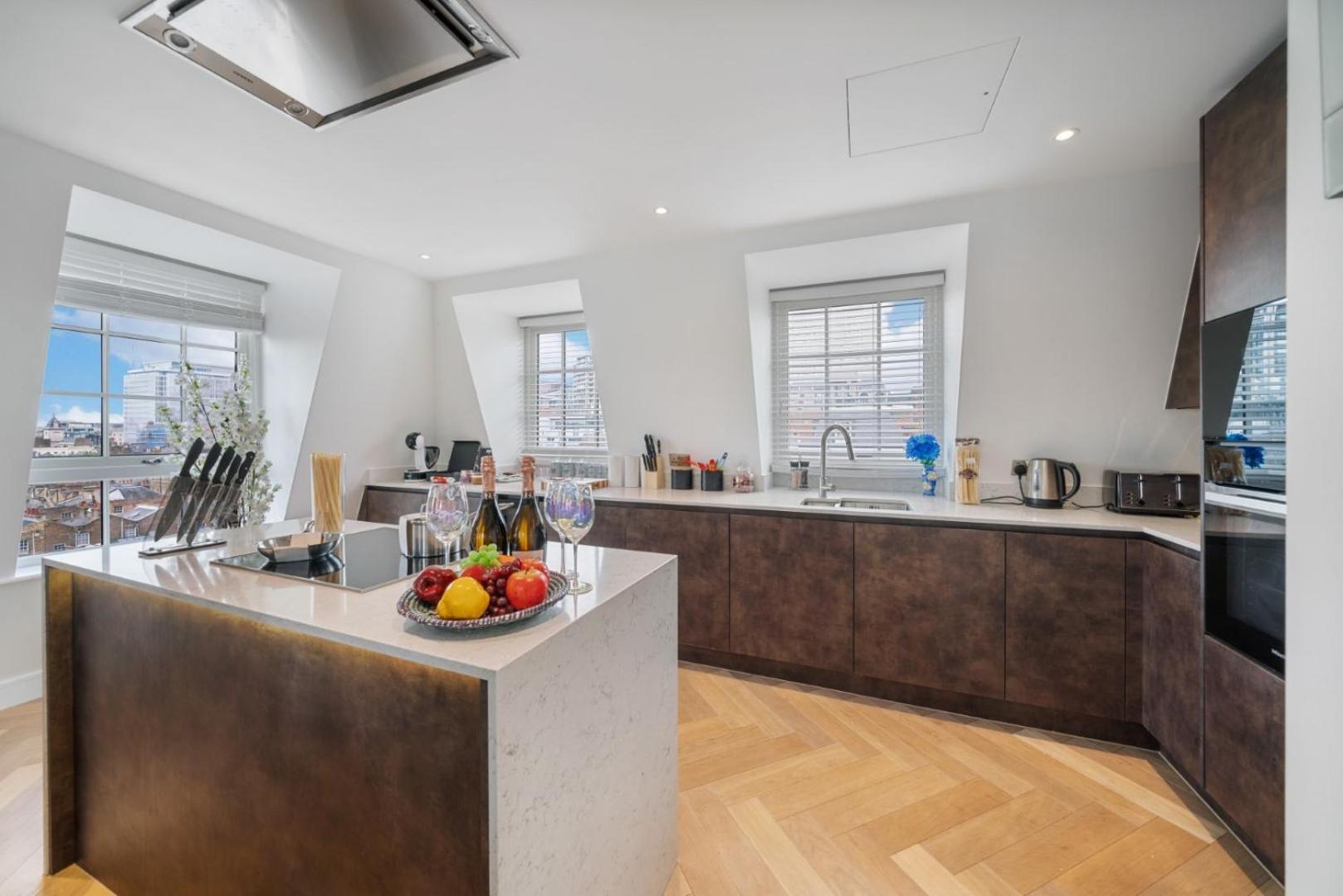 Elegant 3-Bedroom Penthouse In Marble Arch 70 Londra Dış mekan fotoğraf